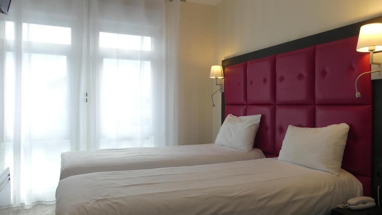 Logis Hotel Saint Guirec Et De La Plage เปโรส กีเรค ภายนอก รูปภาพ