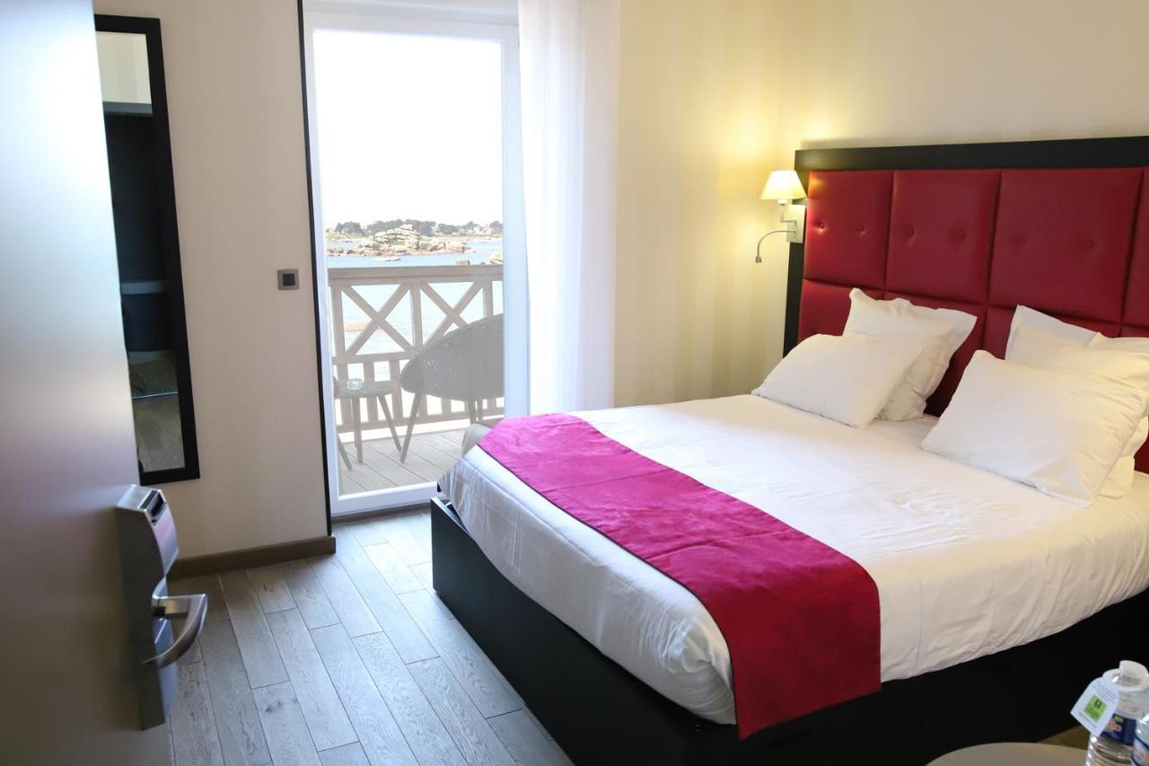 Logis Hotel Saint Guirec Et De La Plage เปโรส กีเรค ภายนอก รูปภาพ