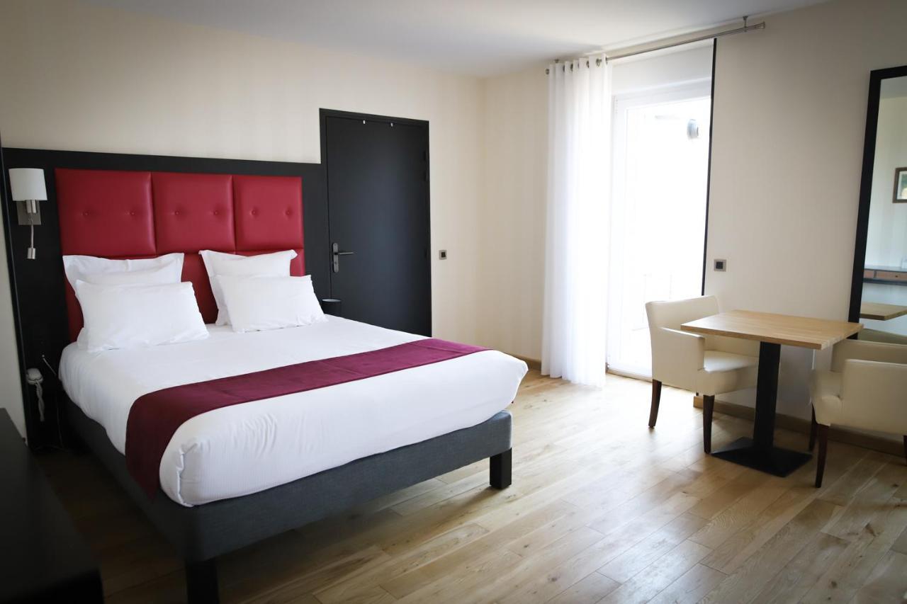 Logis Hotel Saint Guirec Et De La Plage เปโรส กีเรค ภายนอก รูปภาพ
