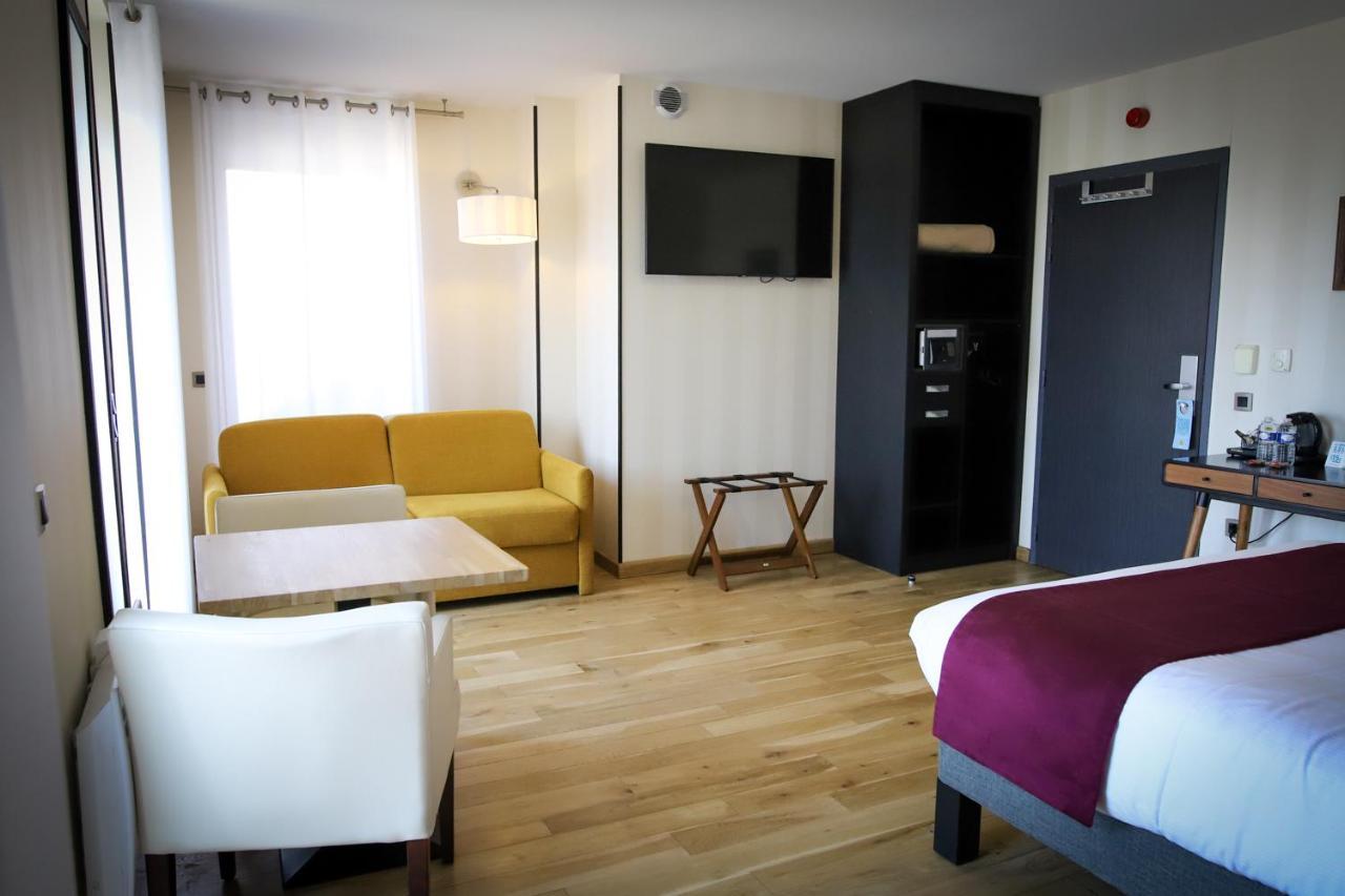 Logis Hotel Saint Guirec Et De La Plage เปโรส กีเรค ภายนอก รูปภาพ