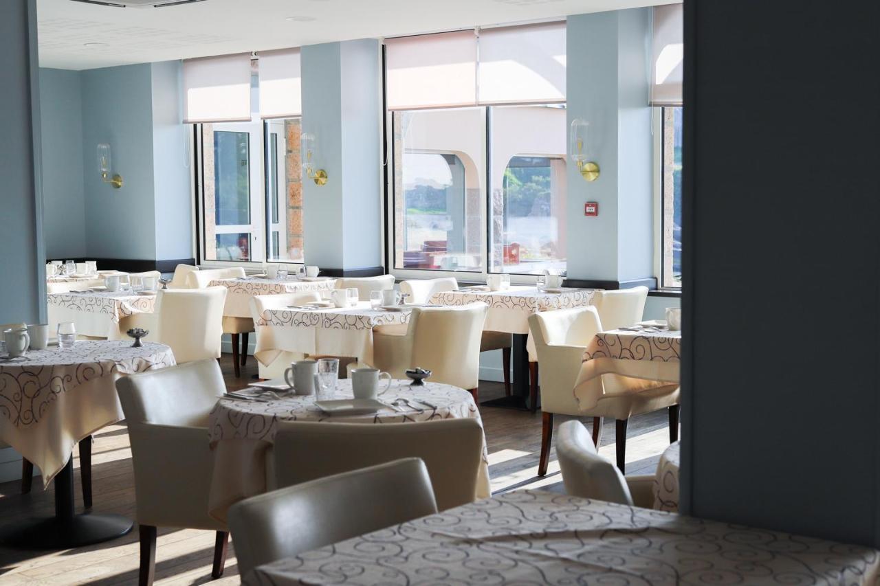Logis Hotel Saint Guirec Et De La Plage เปโรส กีเรค ภายนอก รูปภาพ